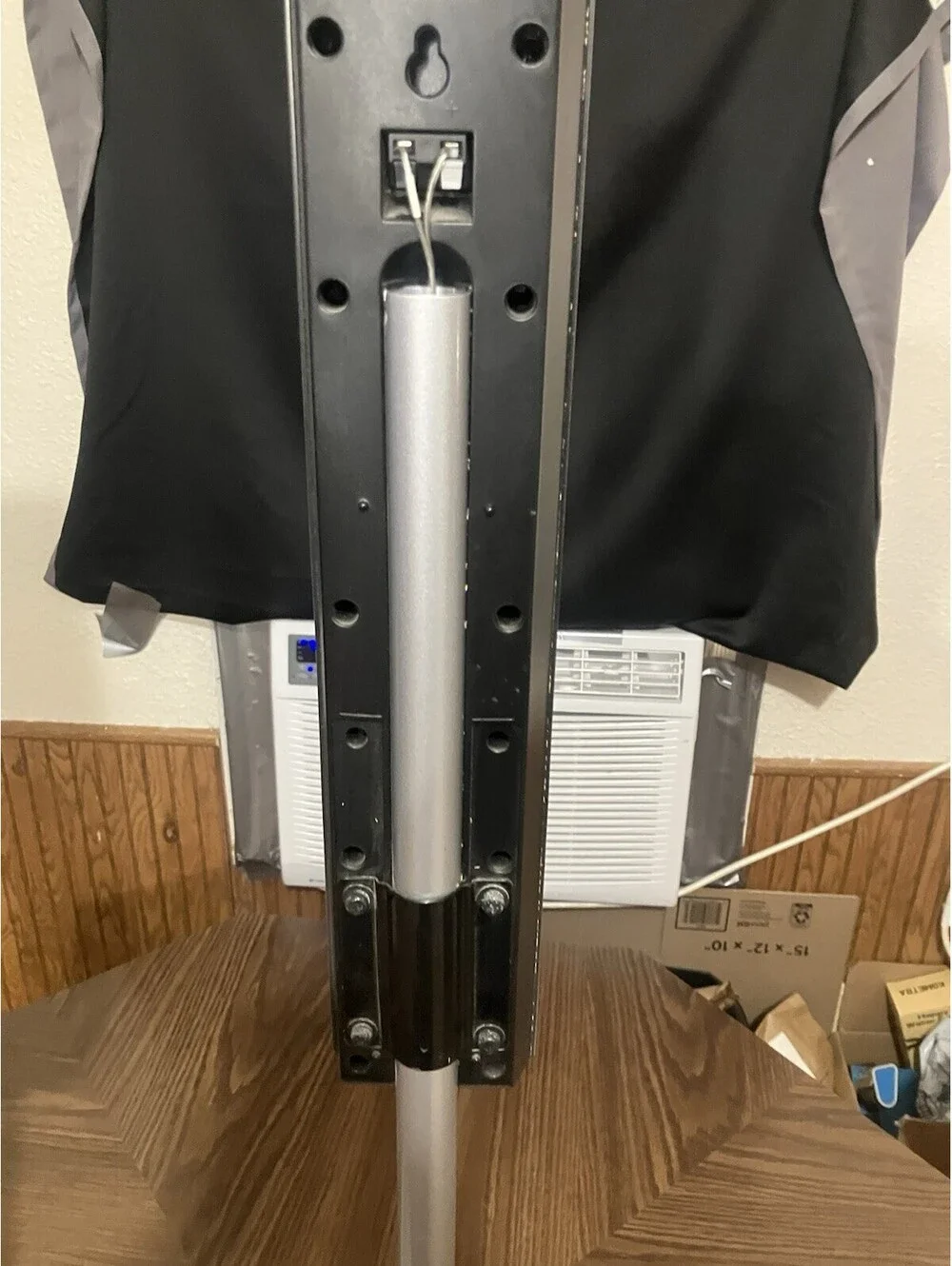 2 SONY SS-TS73 Tower Speakers RIGHT & LEFT works great- With Stands